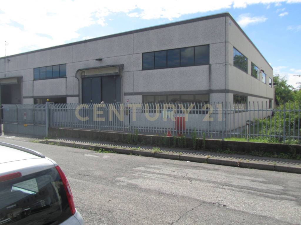 locale commerciale in vendita a Pogliano Milanese