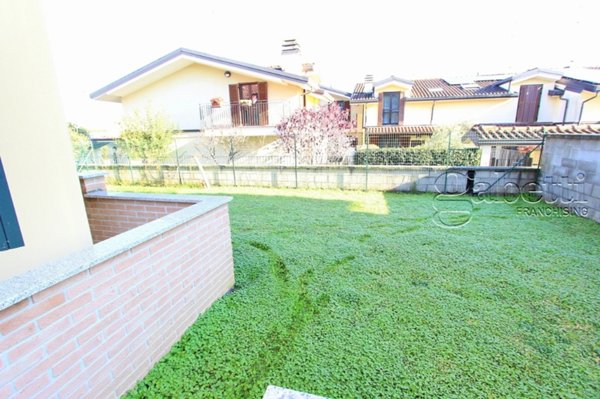 casa indipendente in vendita a Pogliano Milanese