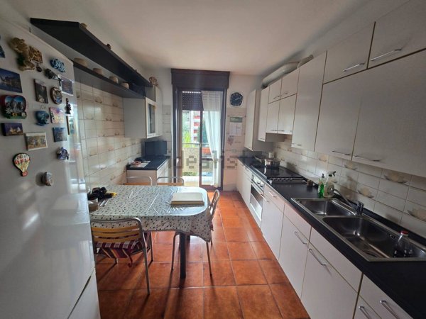 appartamento in vendita a Pogliano Milanese