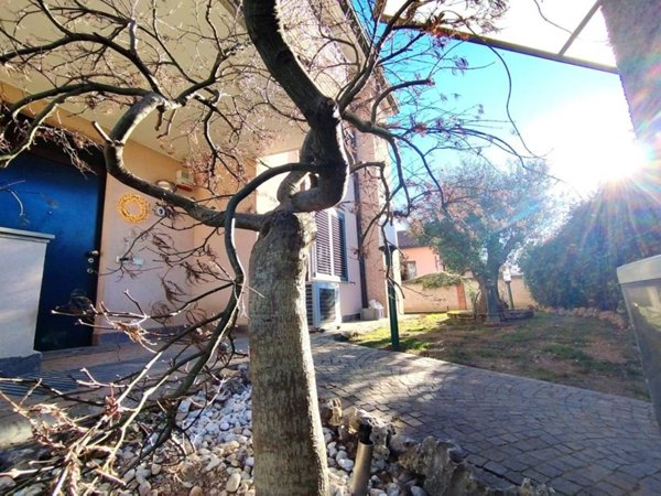 casa indipendente in vendita a Pogliano Milanese