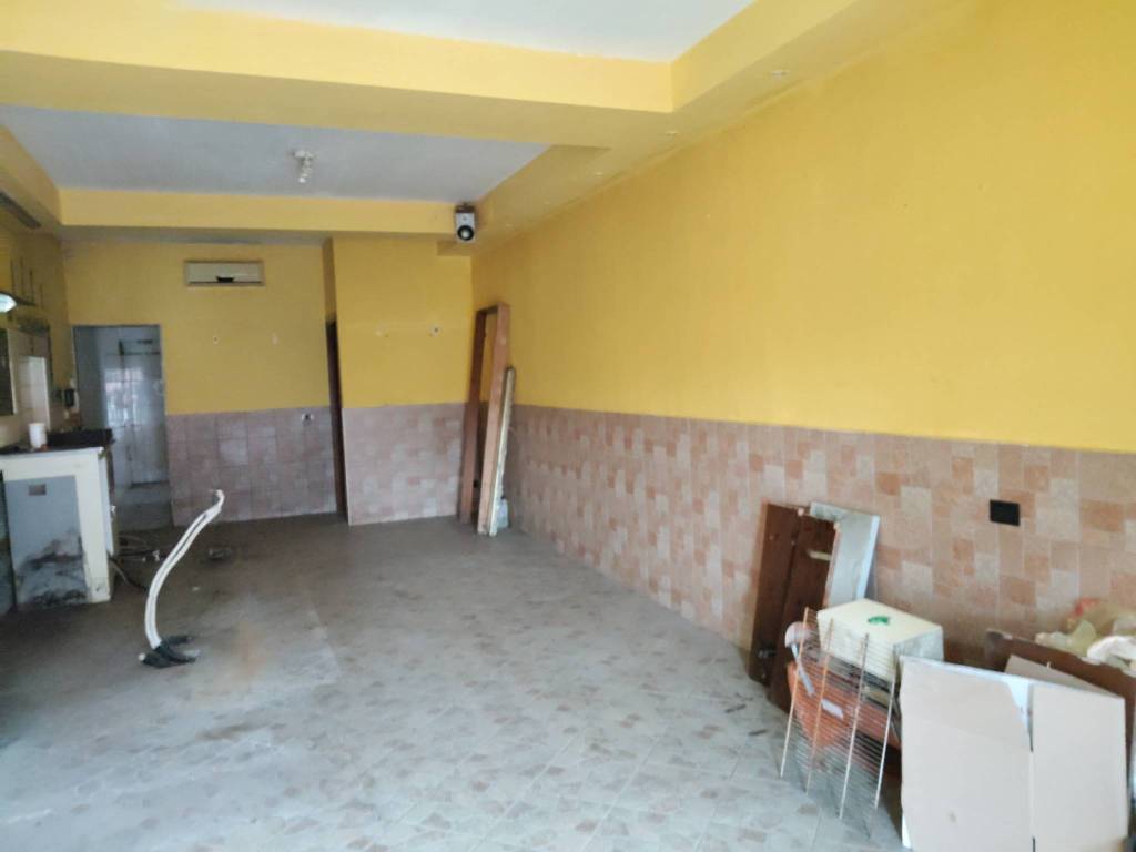negozio in vendita a Pogliano Milanese