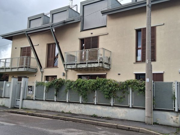 appartamento in vendita a Pogliano Milanese