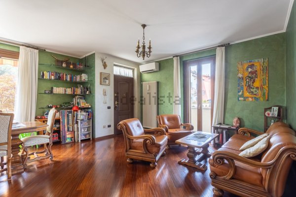 casa indipendente in vendita a Pogliano Milanese