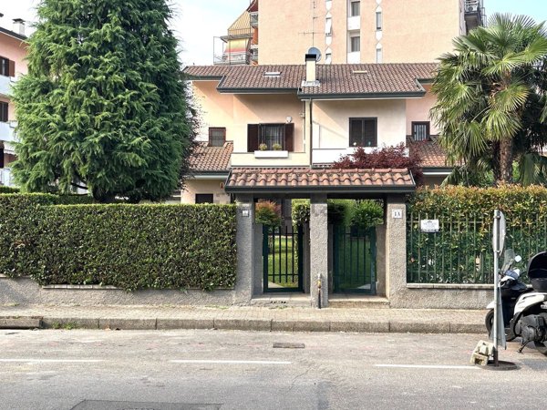 casa indipendente in vendita a Pogliano Milanese
