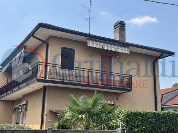 casa indipendente in vendita a Pogliano Milanese