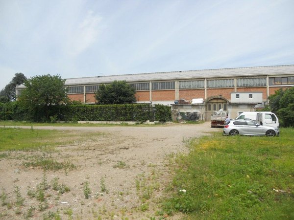 capannone in vendita a Pogliano Milanese