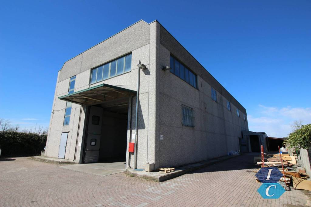 locale commerciale in vendita a Pogliano Milanese