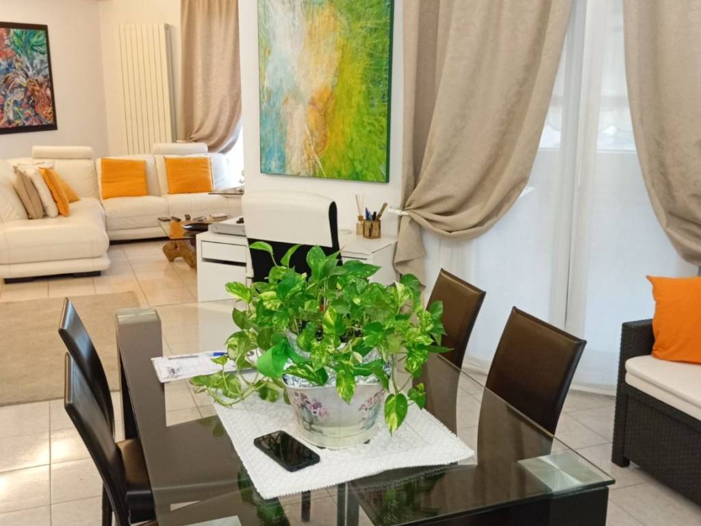 appartamento in vendita a Pogliano Milanese