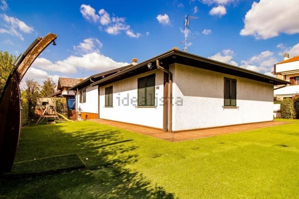 casa indipendente in vendita a Pogliano Milanese