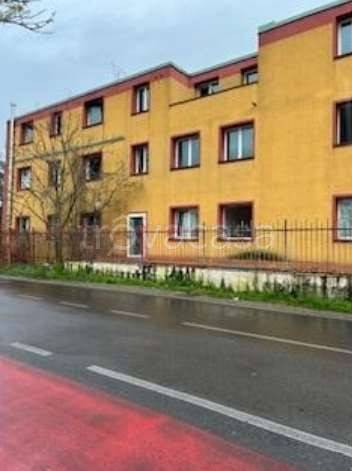 negozio in vendita a Pogliano Milanese