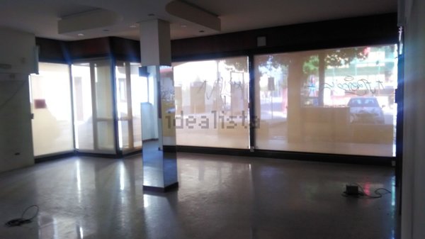 negozio in vendita a Pogliano Milanese