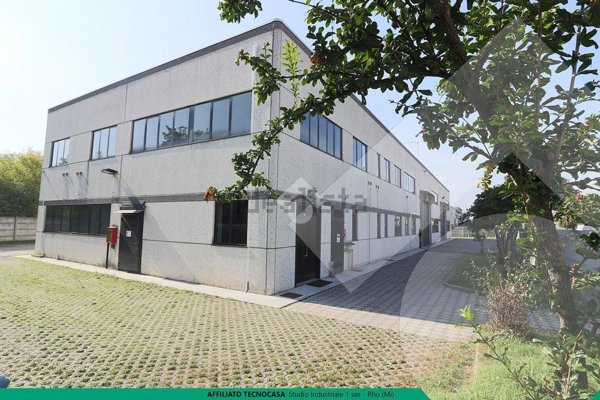 locale commerciale in vendita a Pogliano Milanese