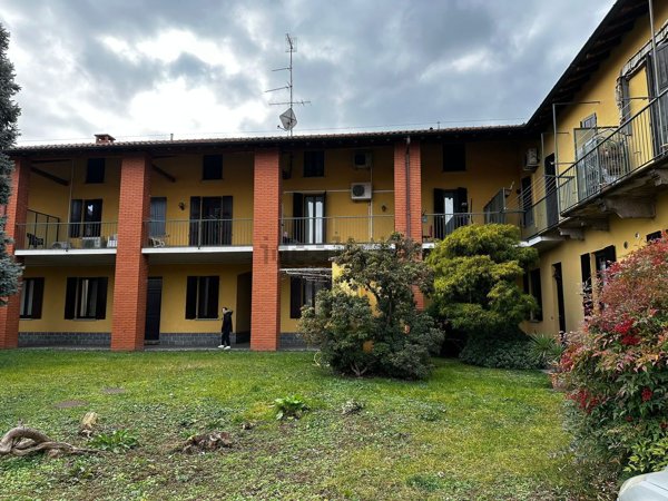 casa indipendente in vendita a Pogliano Milanese