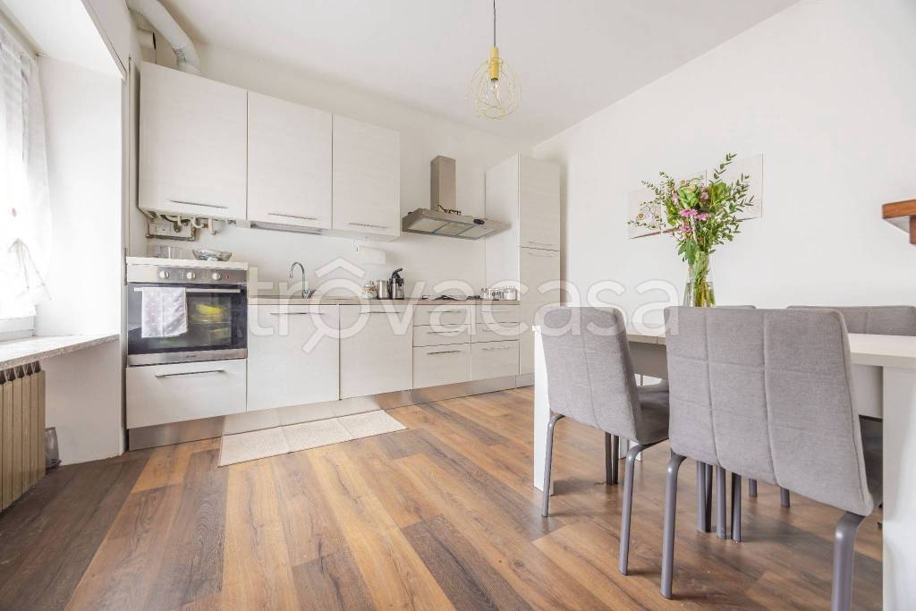 appartamento in vendita a Pogliano Milanese