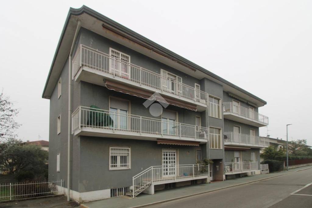 appartamento in vendita a Pogliano Milanese