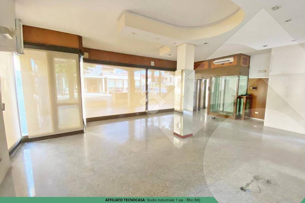 negozio in vendita a Pogliano Milanese