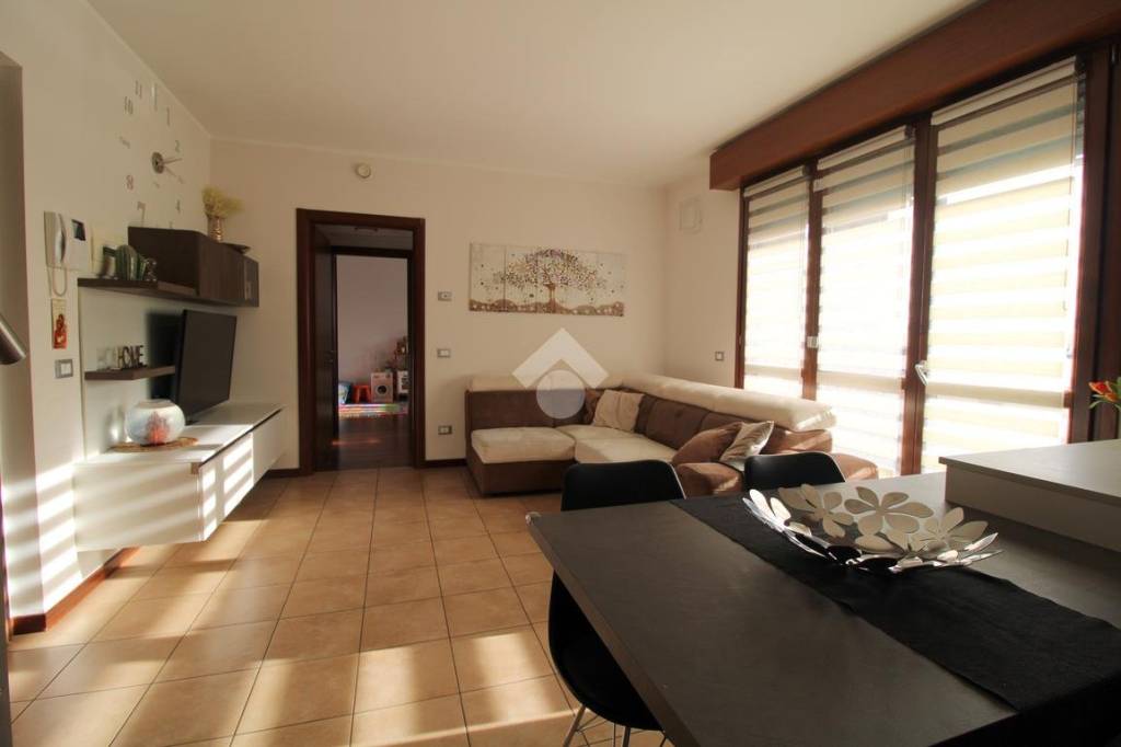 appartamento in vendita a Pogliano Milanese