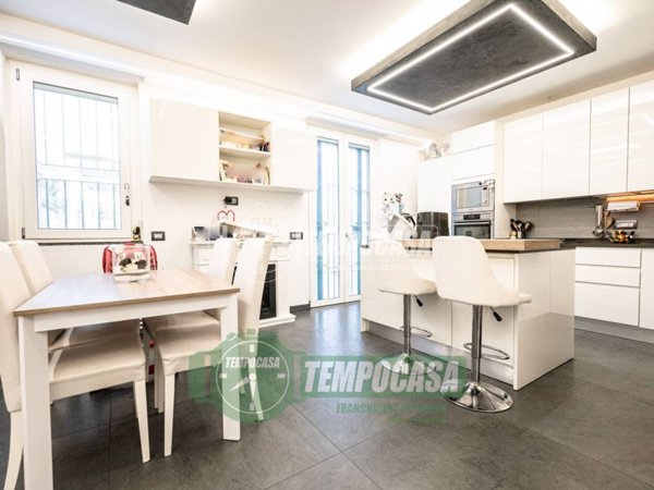casa indipendente in vendita a Pogliano Milanese