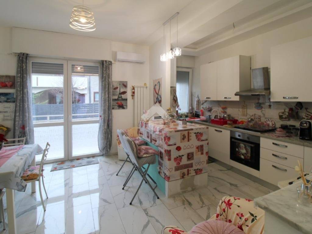 appartamento in vendita a Pogliano Milanese