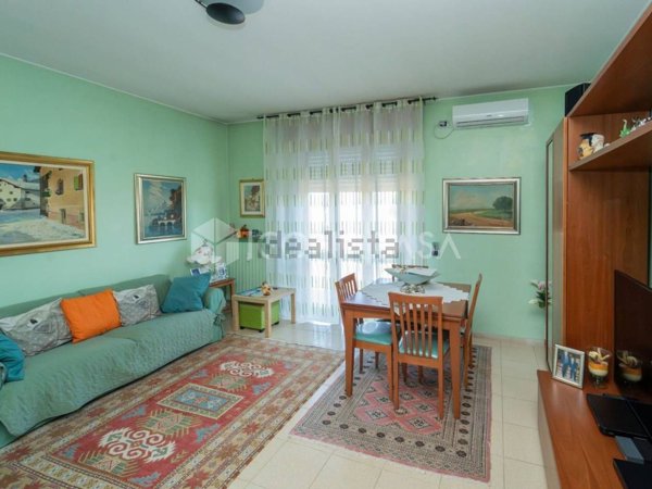 appartamento in vendita a Pogliano Milanese