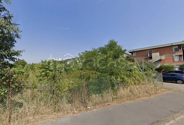 terreno edificabile in vendita a Pogliano Milanese