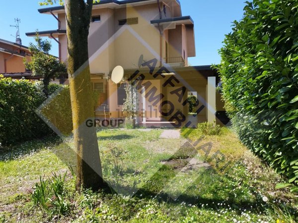 casa indipendente in vendita a Pogliano Milanese