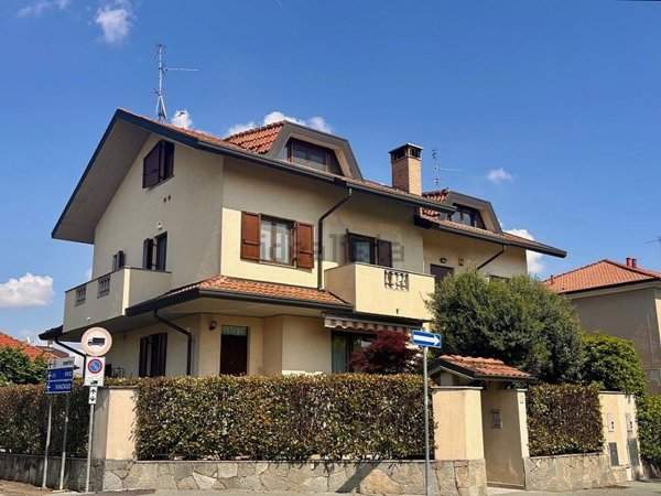 casa indipendente in vendita a Pogliano Milanese