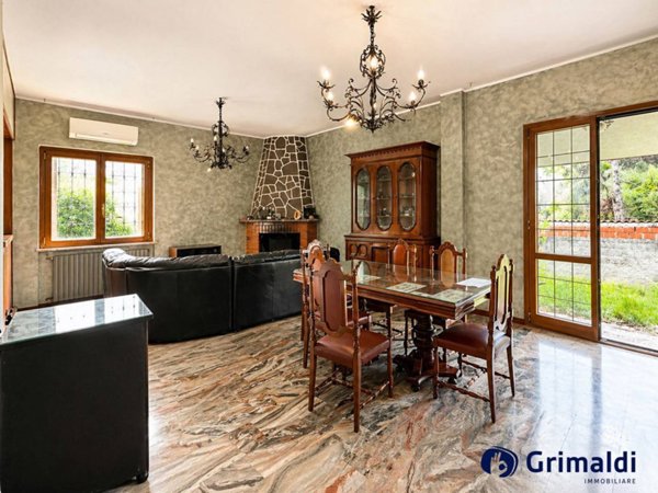 casa indipendente in vendita a Pogliano Milanese