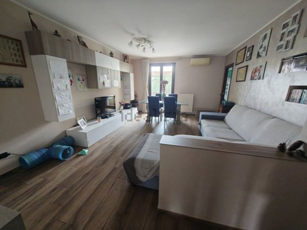 appartamento in vendita a Pogliano Milanese