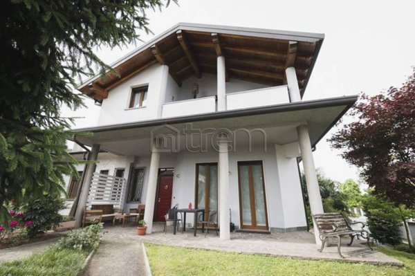 casa indipendente in vendita a Pogliano Milanese