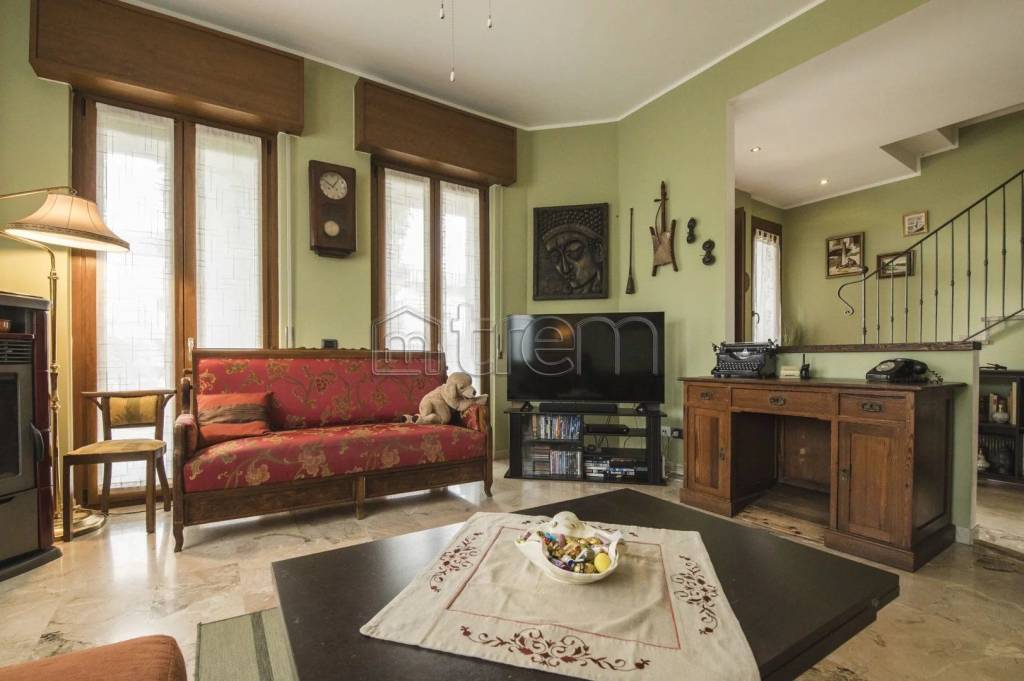 casa indipendente in vendita a Pogliano Milanese