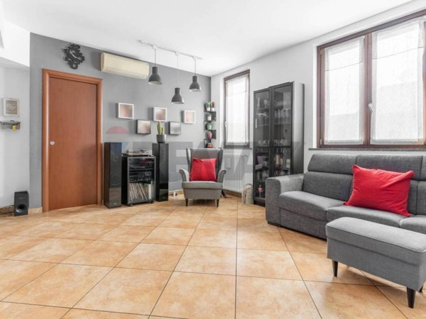 appartamento in vendita a Pogliano Milanese