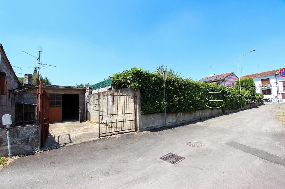 locale di sgombero in vendita a Pogliano Milanese