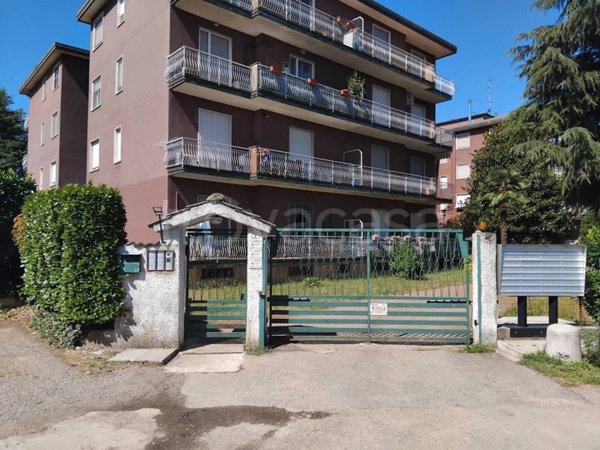 locale commerciale in vendita a Pogliano Milanese