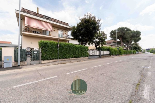 casa indipendente in vendita a Pogliano Milanese