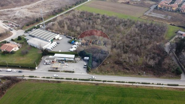 terreno edificabile in vendita a Pozzo d'Adda in zona Bettola