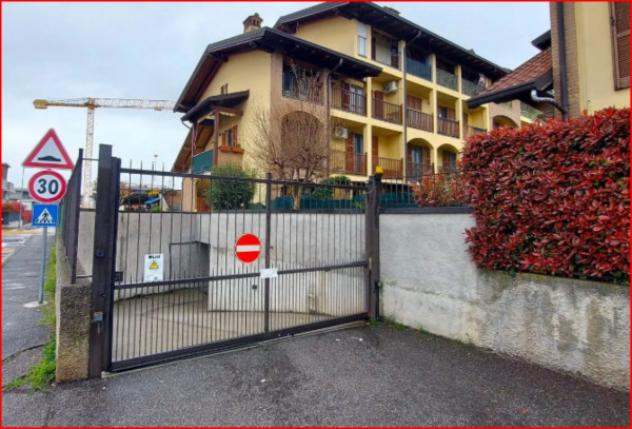 negozio in vendita a Pozzo d'Adda