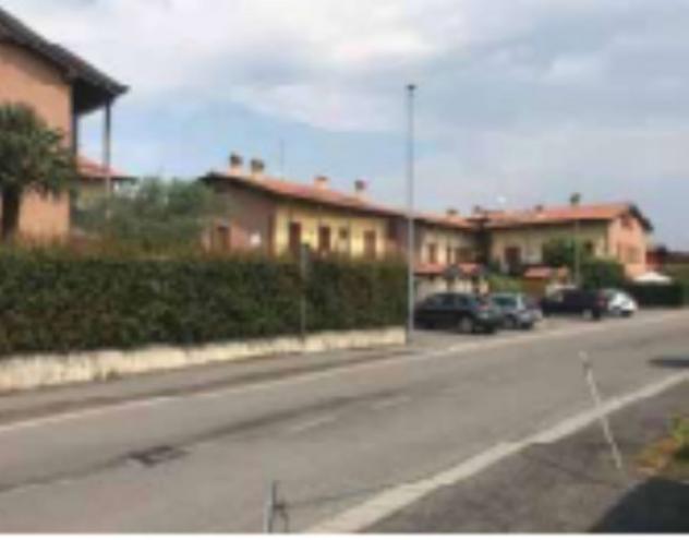 locale commerciale in vendita a Pozzo d'Adda in zona Bettola