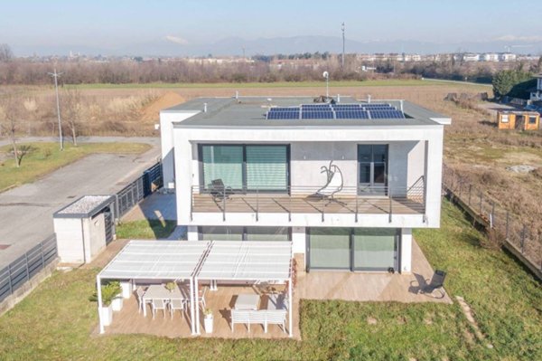 casa indipendente in vendita a Pozzo d'Adda in zona Bettola