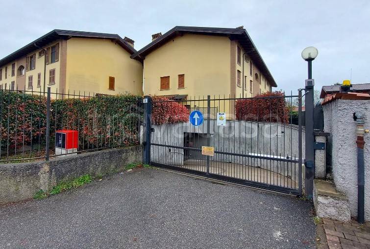 ufficio in vendita a Pozzo d'Adda