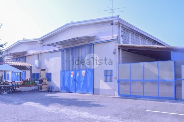capannone in vendita a Pozzo d'Adda