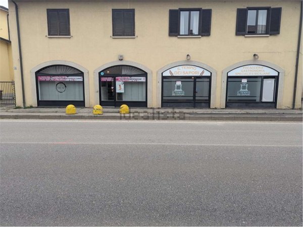 negozio in vendita a Pozzo d'Adda in zona Bettola