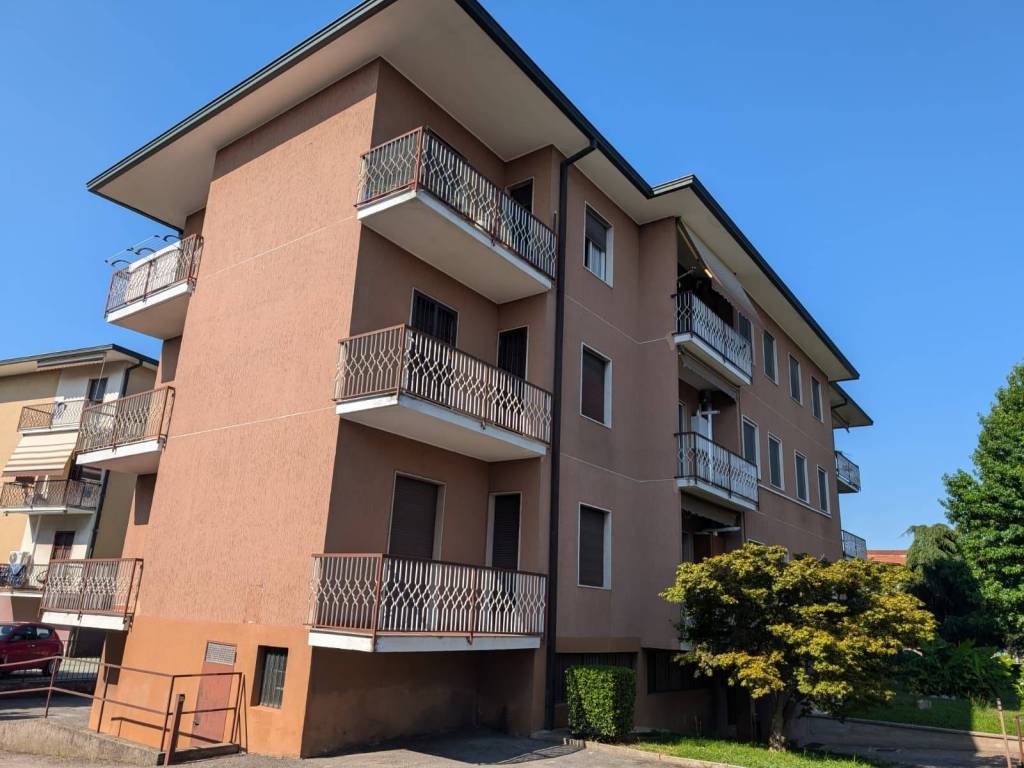 appartamento in vendita a Pozzo d'Adda in zona Bettola