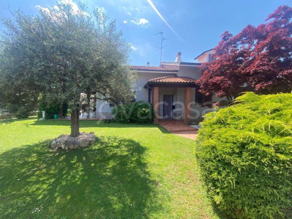 casa indipendente in vendita a Pozzo d'Adda in zona Bettola