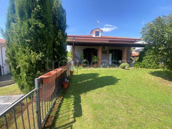casa indipendente in vendita a Pozzo d'Adda in zona Bettola