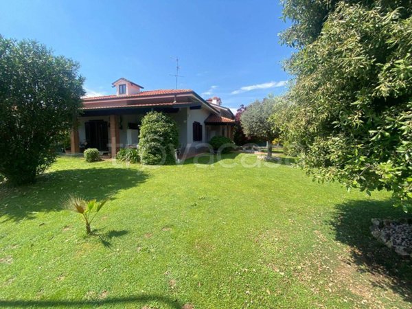 casa indipendente in vendita a Pozzo d'Adda in zona Bettola