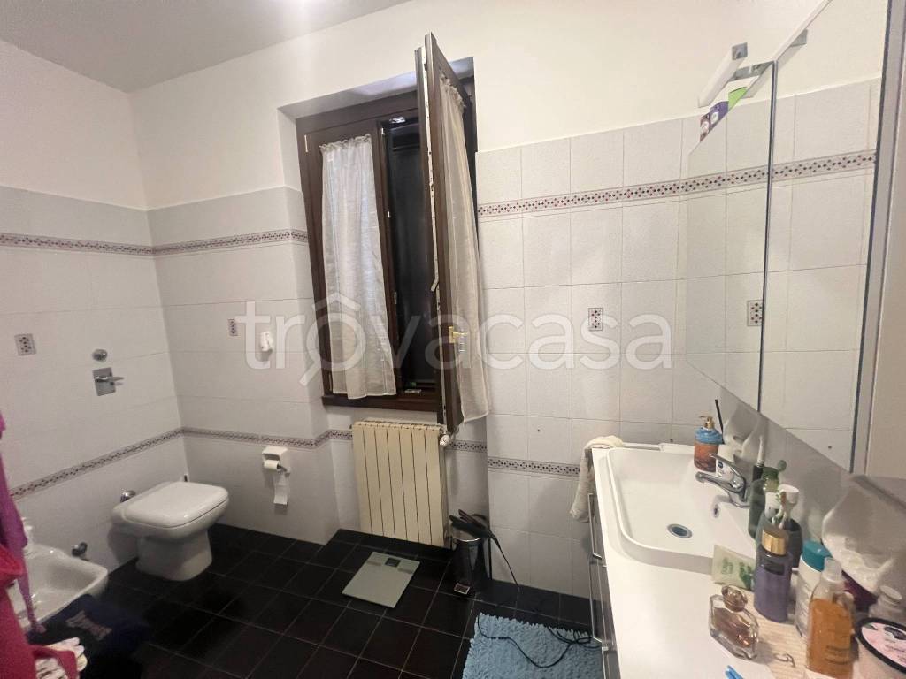 casa indipendente in vendita a Pozzo d'Adda in zona Bettola