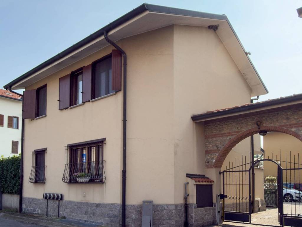 casa indipendente in vendita a Pozzo d'Adda