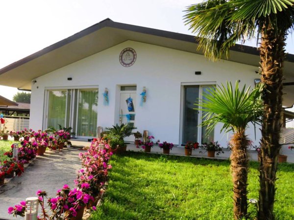 casa indipendente in vendita a Pozzo d'Adda in zona Bettola