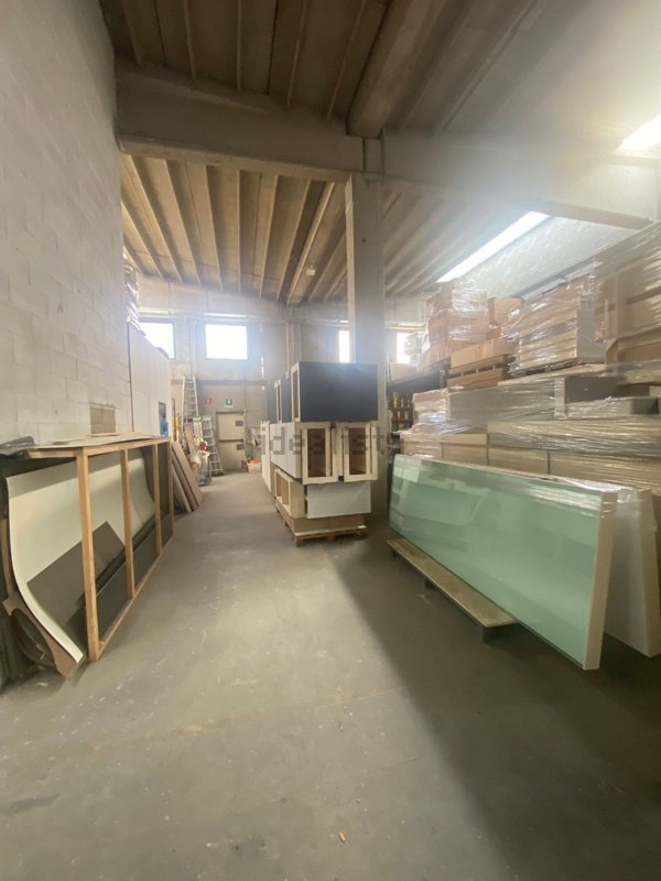 capannone in vendita a Pozzo d'Adda